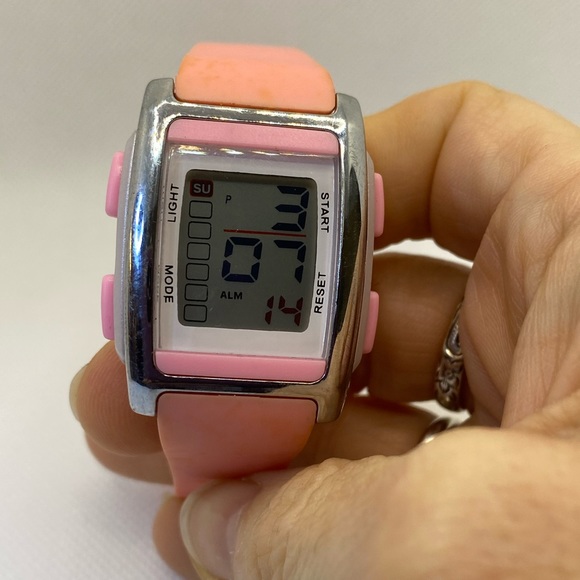 Pink digital fashion watch with day and alarm - Picture 11 of 12